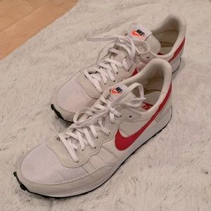 Nike Men’s Air Pegasus 83 (12, White/Red)